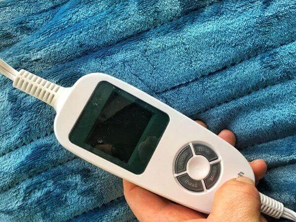 how to wash an electric blanket